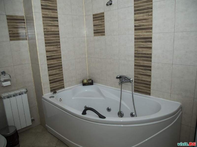 Хотел Емали, Сапарева баня 15