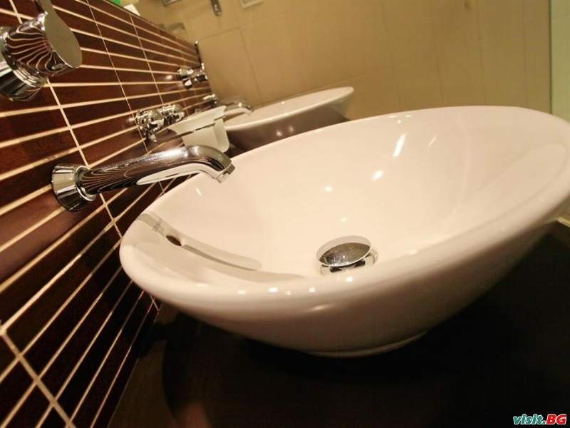 Holiday Inn Sofia, София 13