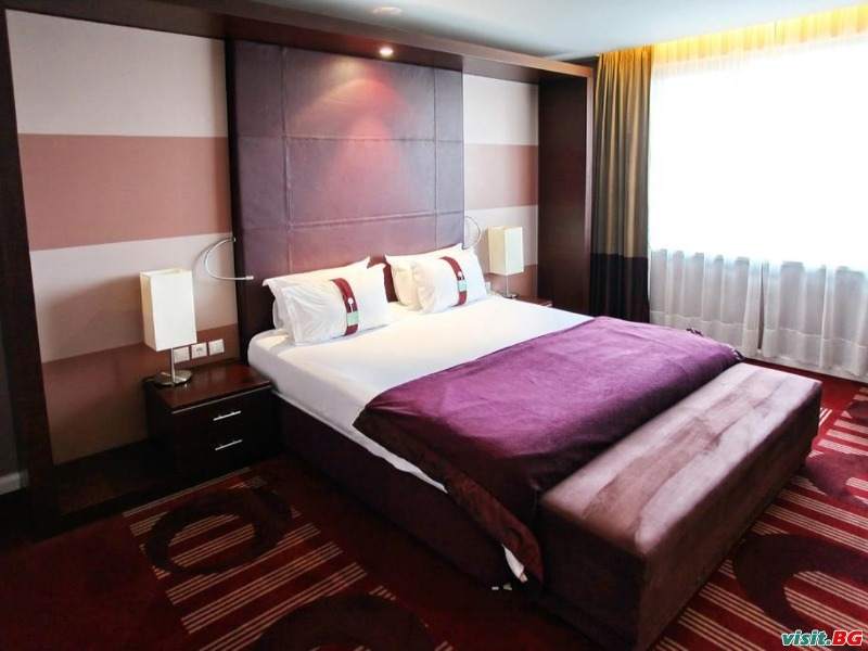 Holiday Inn Sofia, София 8