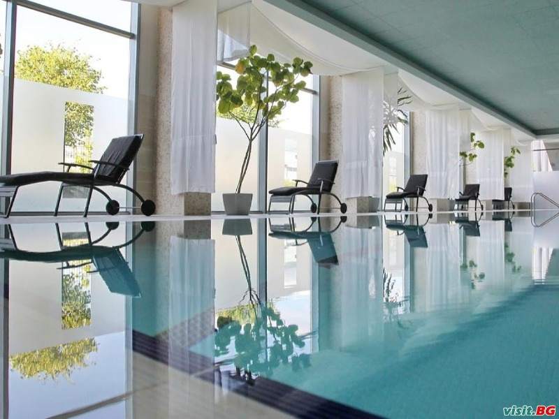 Holiday Inn Sofia, София 15