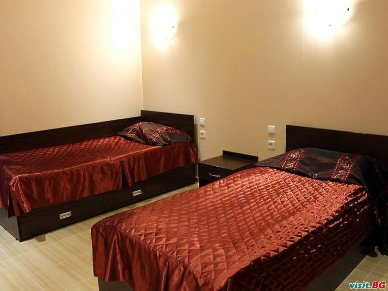 хотел Дипломат Парк, Луковит 6