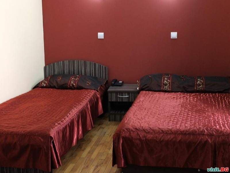 хотел Дипломат Парк, Луковит 7