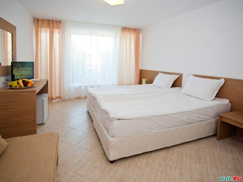 Хотел Жерави, Приморско 20