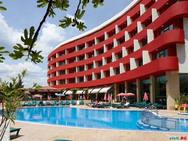 Мена Палас, Слънчев бряг