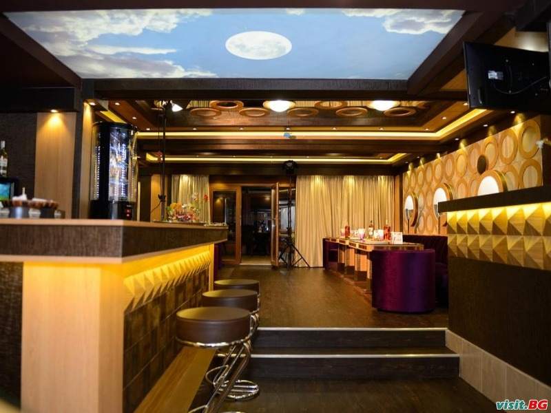 Хотел Емали Грийн, Сапарева баня 7