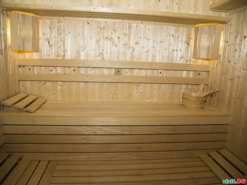 Хотел Емали Грийн, Сапарева баня 9