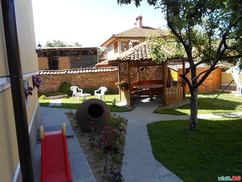 Къща за гости Ценови, Копривщица