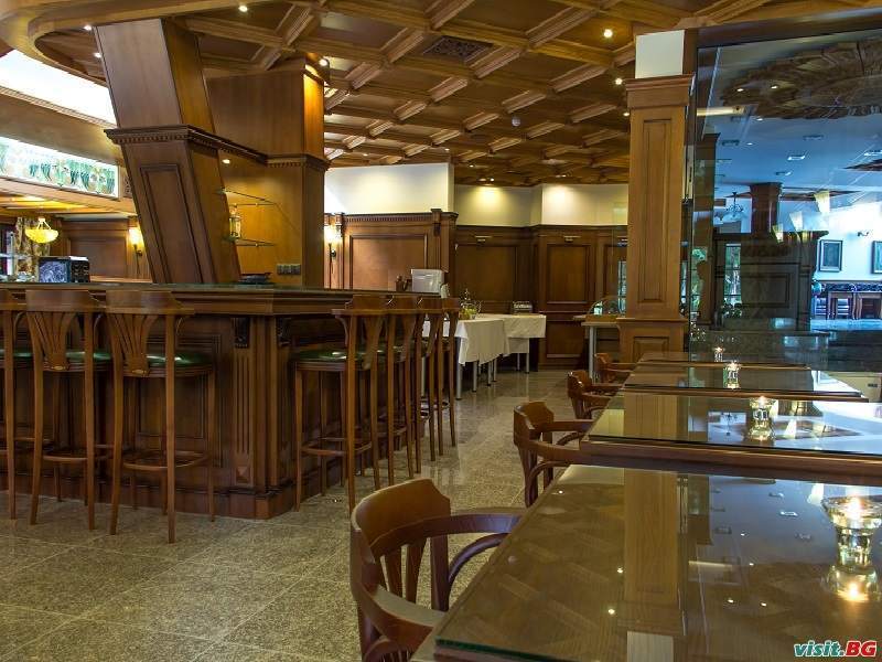 Парк Хотел Изворите, Котел