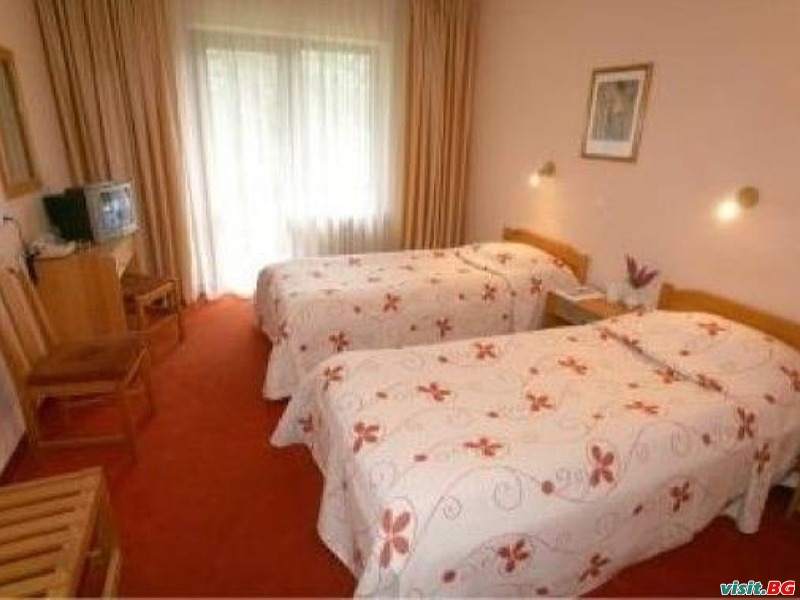 хотел Еделвайс, Узана