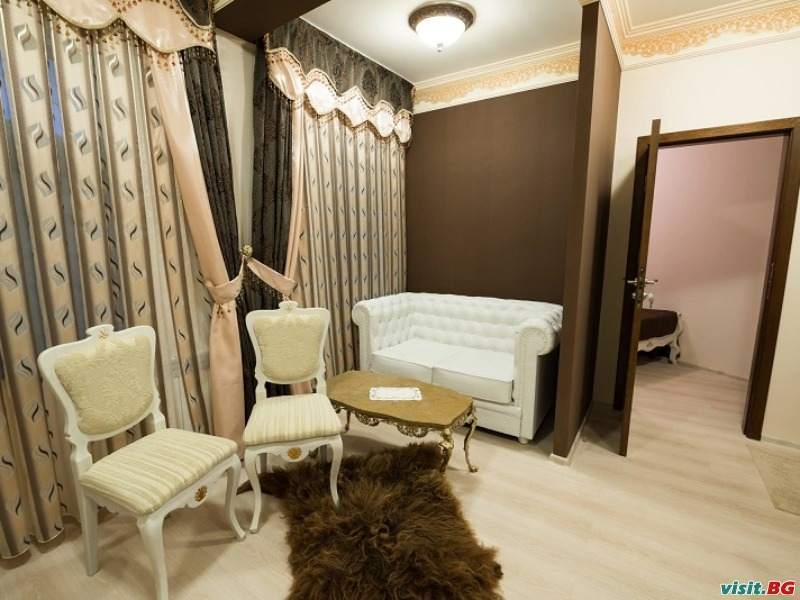 Къща за гости Версай, Велики Преслав