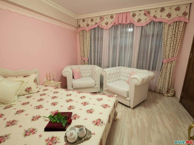 Къща за гости Версай, Велики Преслав