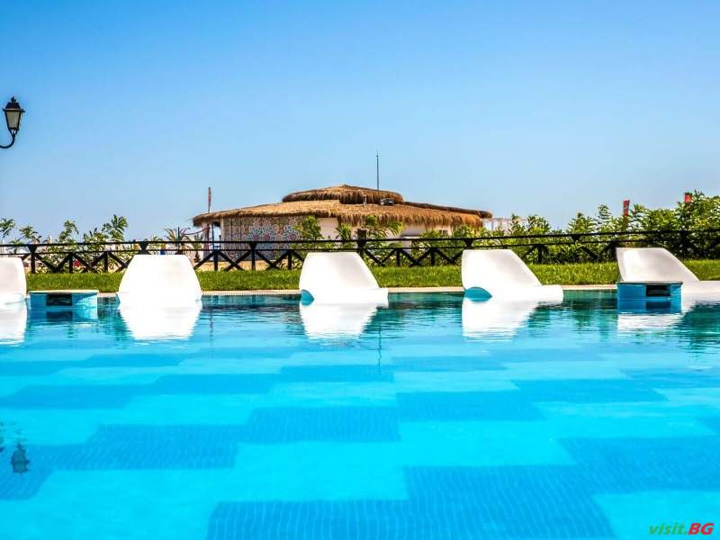 Оазис Бийч Клуб