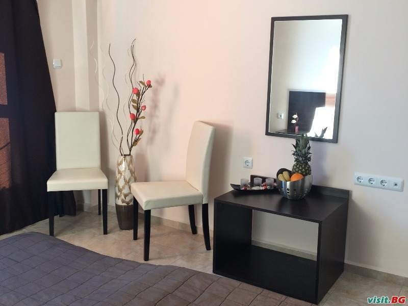 Апартхотел Солт Лейк, Поморие 2