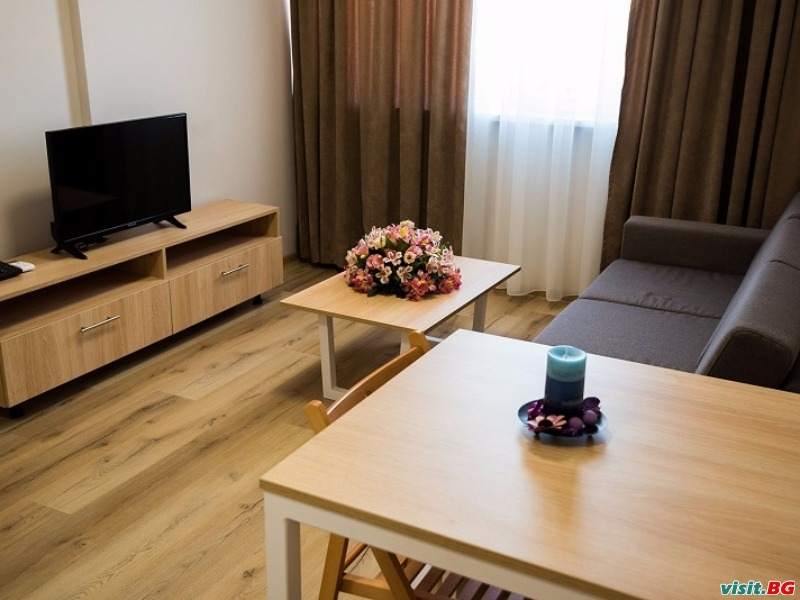 Court Inn, Панагюрище 10