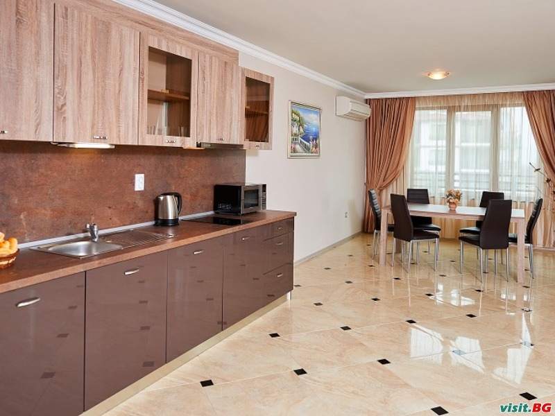 Бутик роуз гардънс, Поморие