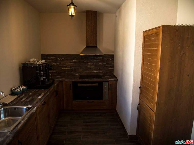 Къщи за гости Ред Хаус, Копривщица 30