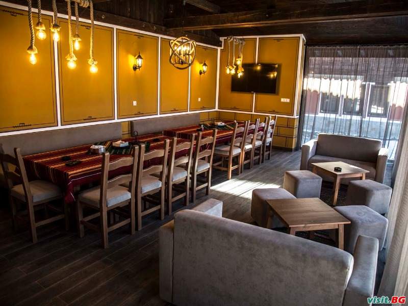 Къщи за гости Ред Хаус, Копривщица 34