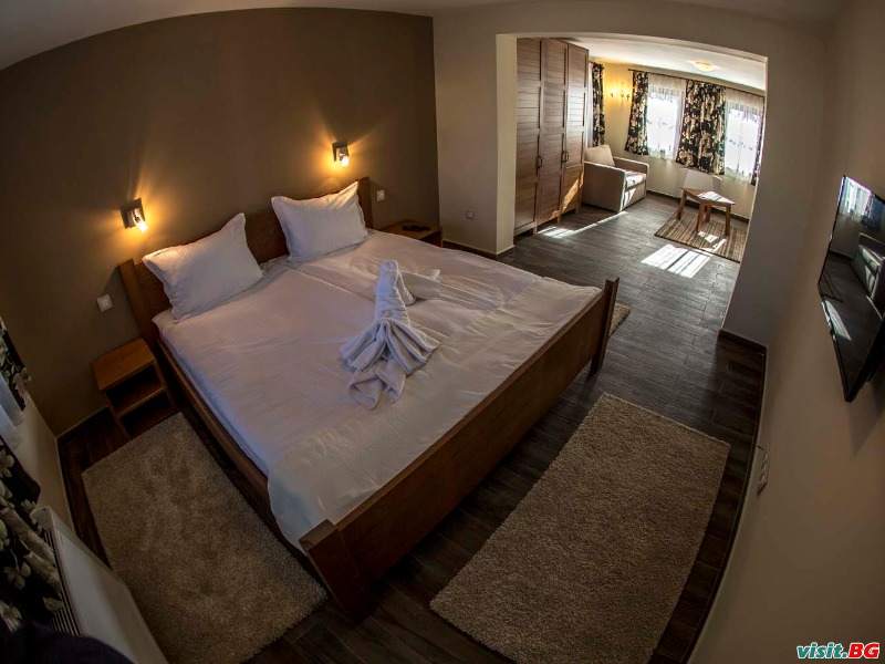 Къщи за гости Ред Хаус, Копривщица 36