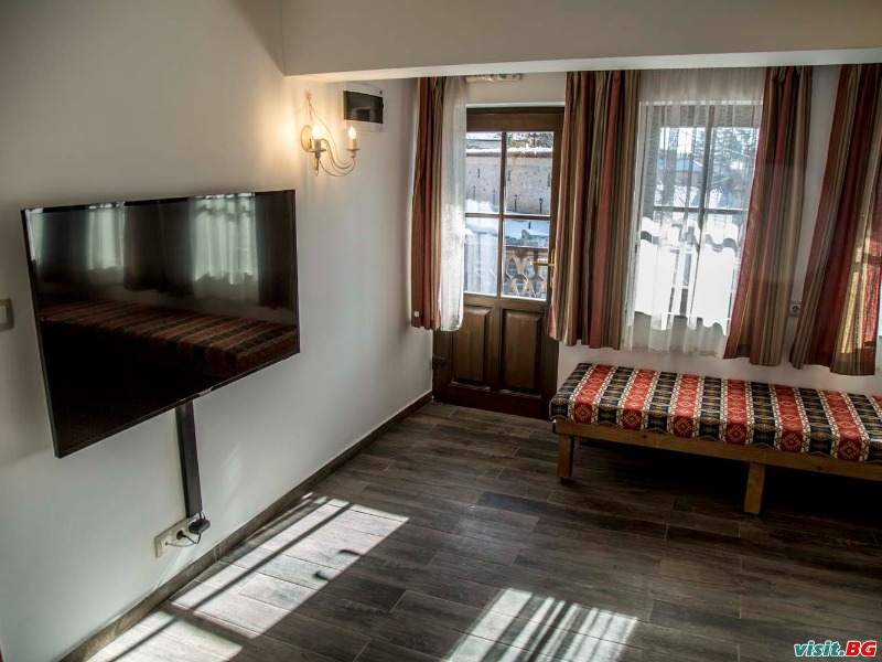 Къщи за гости Ред Хаус, Копривщица 37