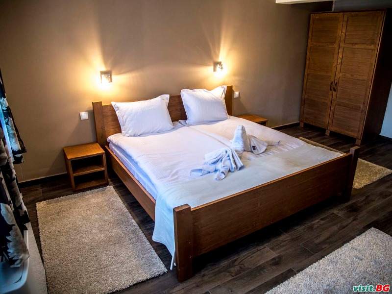 Къщи за гости Ред Хаус, Копривщица 39