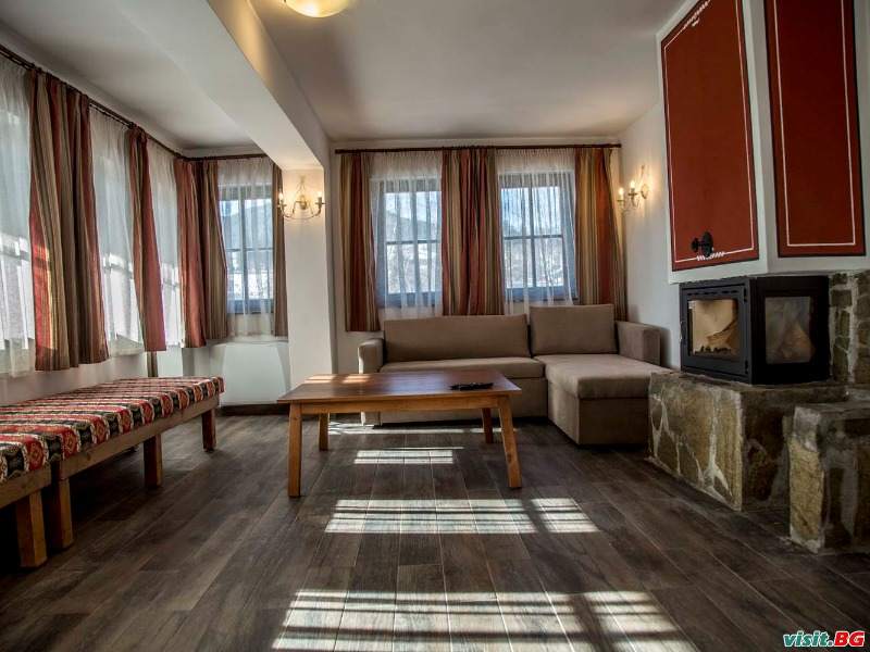 Къщи за гости Ред Хаус, Копривщица 44