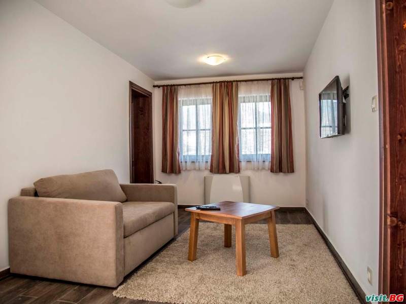 Къщи за гости Ред Хаус, Копривщица 45