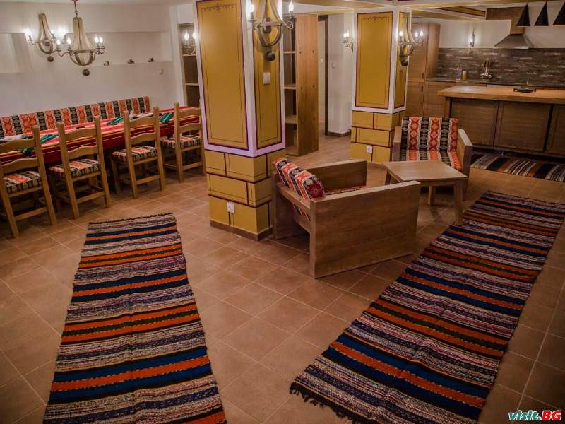 Къщи за гости Ред Хаус, Копривщица 8