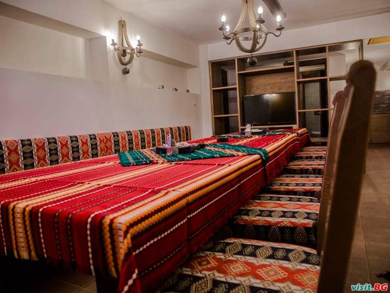 Къщи за гости Ред Хаус, Копривщица 13