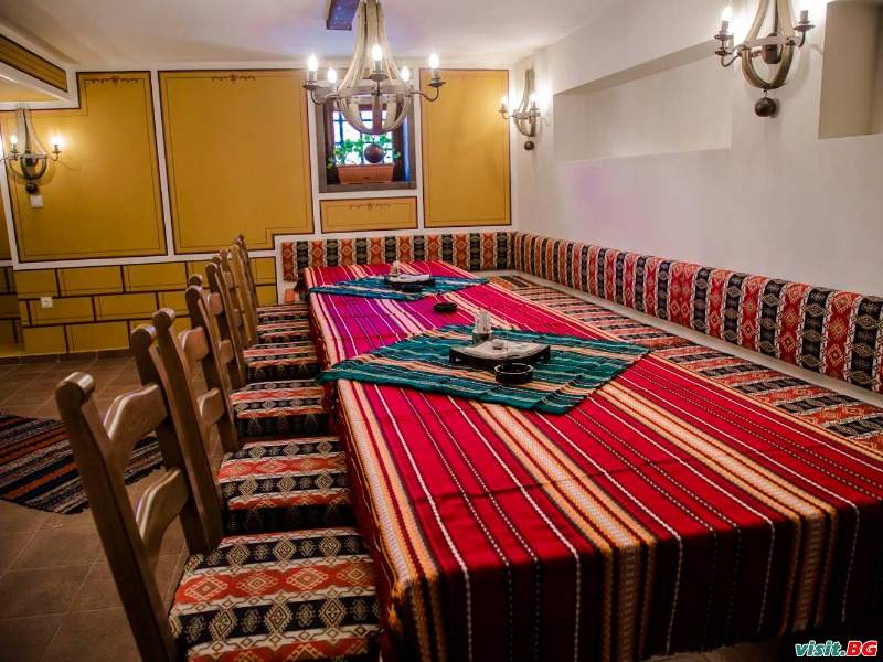 Къщи за гости Ред Хаус, Копривщица 14