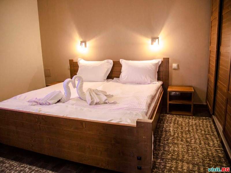 Къщи за гости Ред Хаус, Копривщица 22