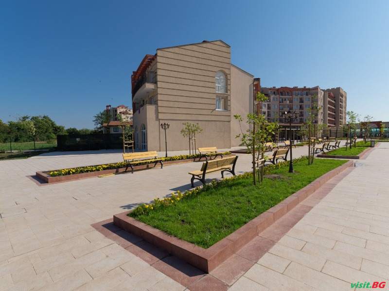 Сънрайз Ривър Бийч Резорт, Ахелой