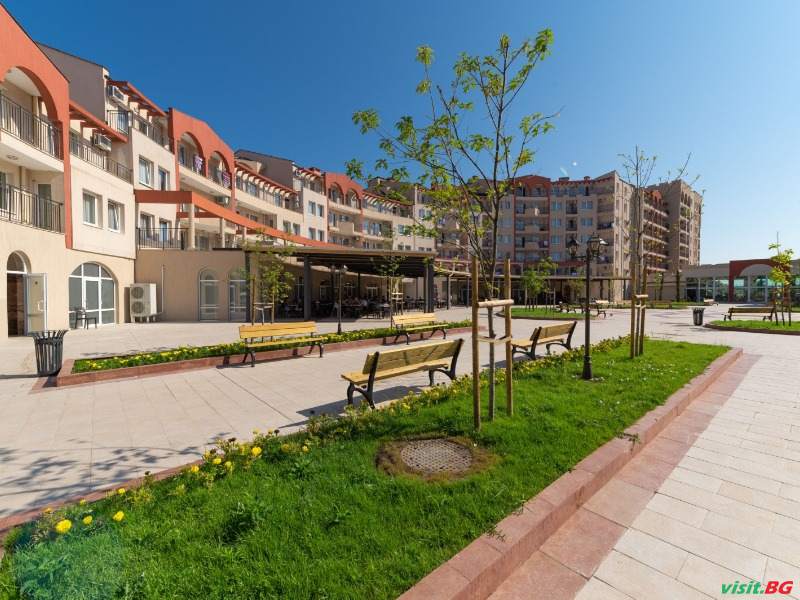 Сънрайз Ривър Бийч Резорт, Ахелой