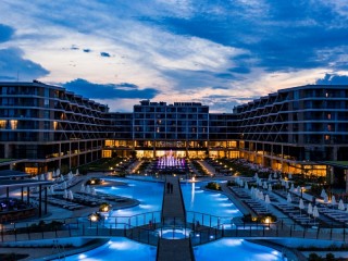 Wave Resort