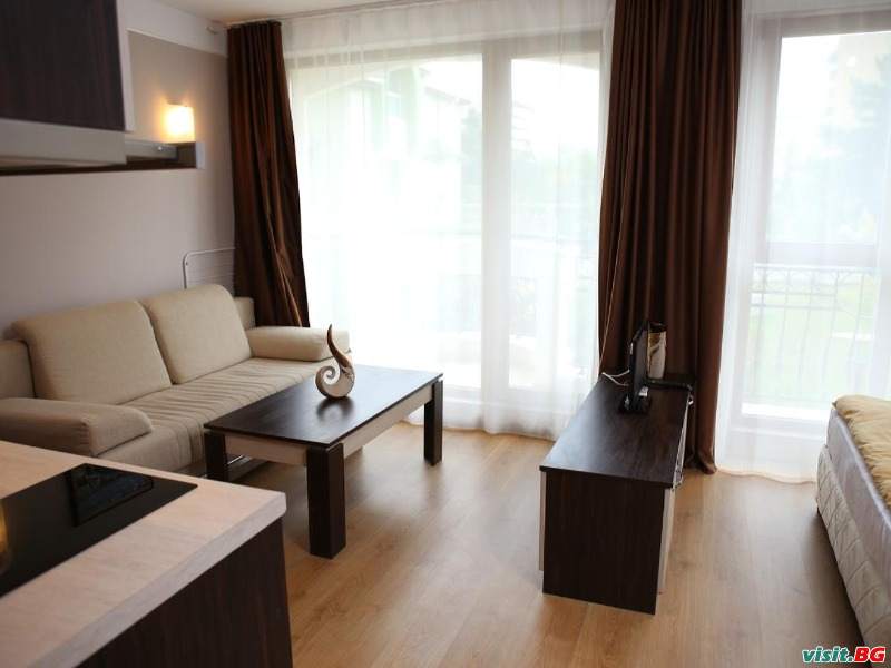 Хармони Палас, Слънчев бряг 10