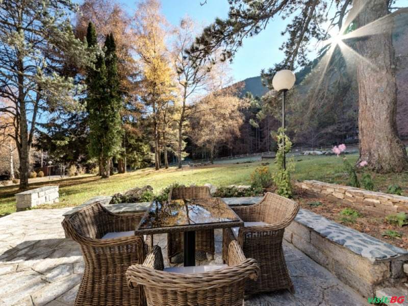 Вила Беатрис, Разлог