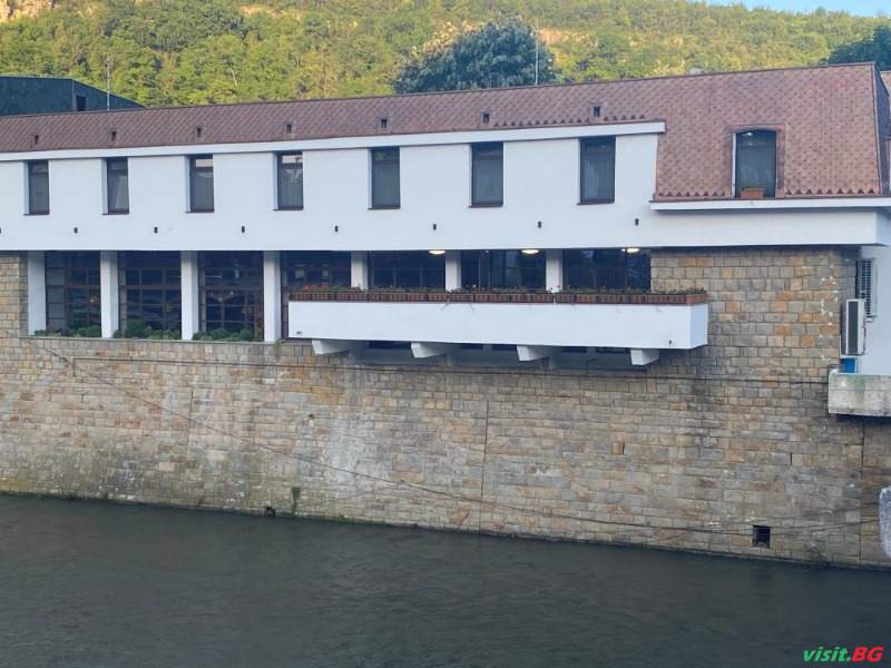 Хотел Покрит мост, Ловеч