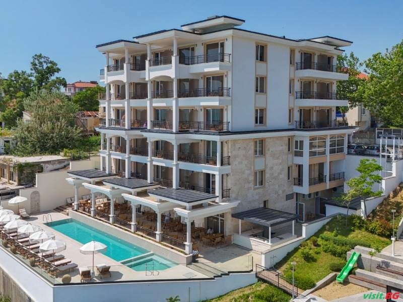 	На първа линия в Нов хотел за 2025, Ultra All Inclusive с плаж до 03.07 в Хотел La Boheme, Обзор