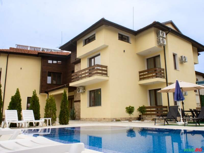 Семеен хотел Бонжур, Панагюрище