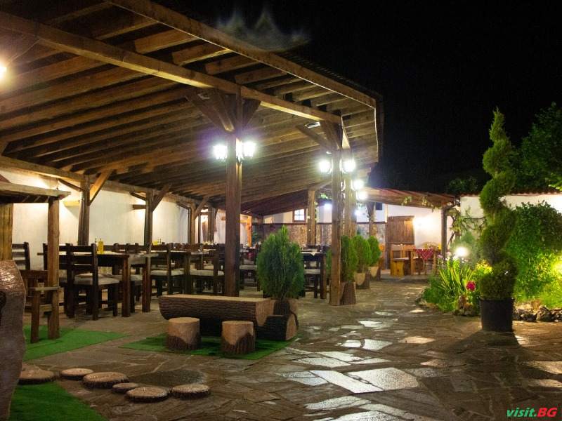 Семеен хотел Бонжур, Панагюрище