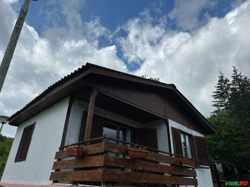 Бунгала Виктори, Шкорпиловци