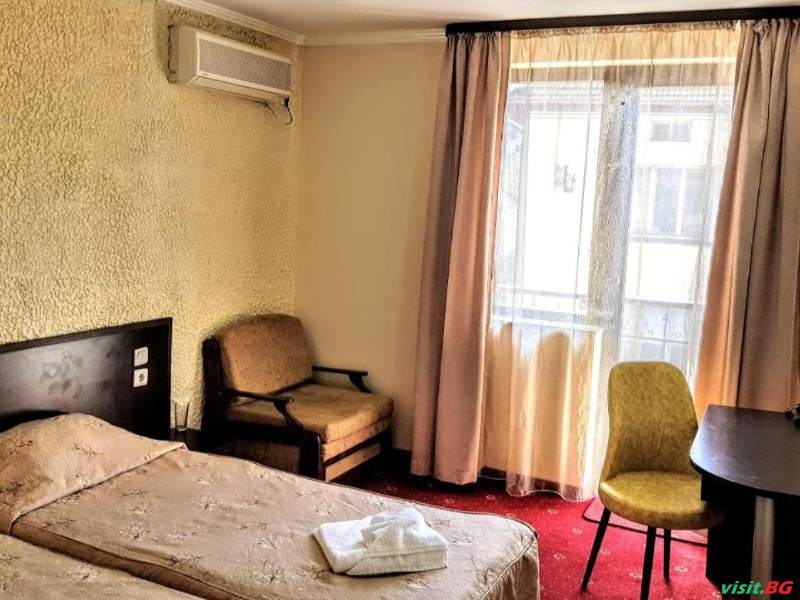 Хотел Хилез, Трявна 7