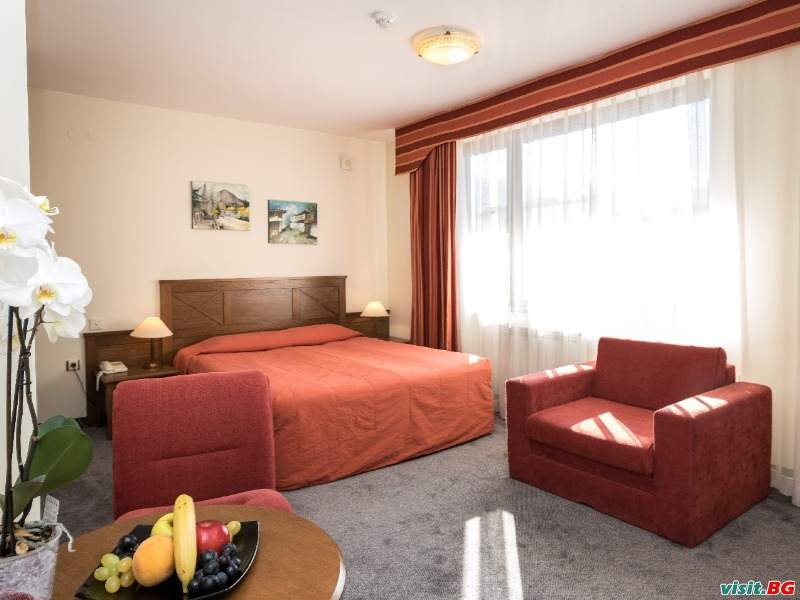 Евелина Палас, Банско 9