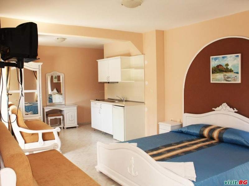 Хотел Манц 1, Поморие 2