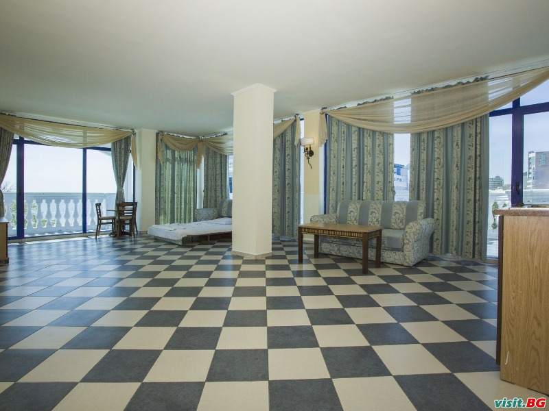 Комплекс Чайка Бийч, Слънчев бряг 16