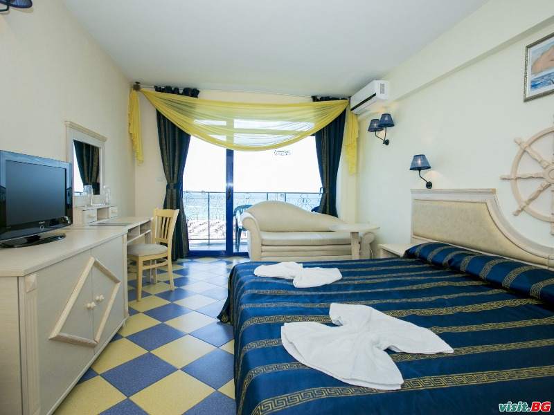 Комплекс Чайка Бийч, Слънчев бряг 18