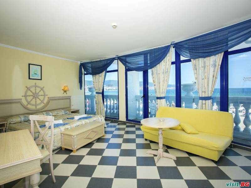 Комплекс Чайка Бийч, Слънчев бряг 15