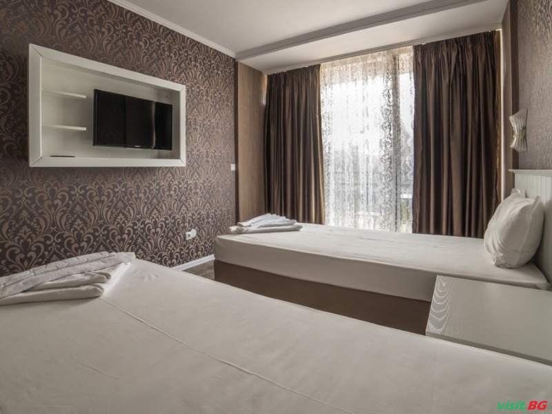 Хотел Байкал, Слънчев бряг 13