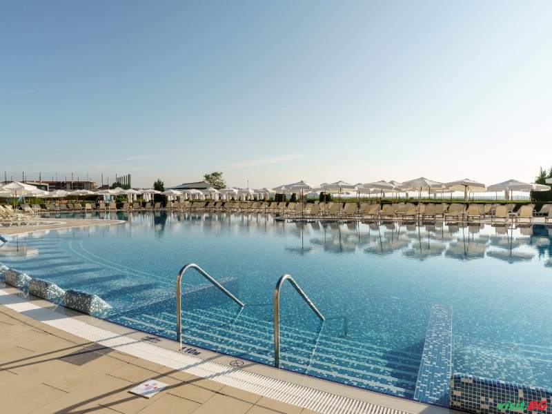 Алуа Хелиос Бей, Обзор 8