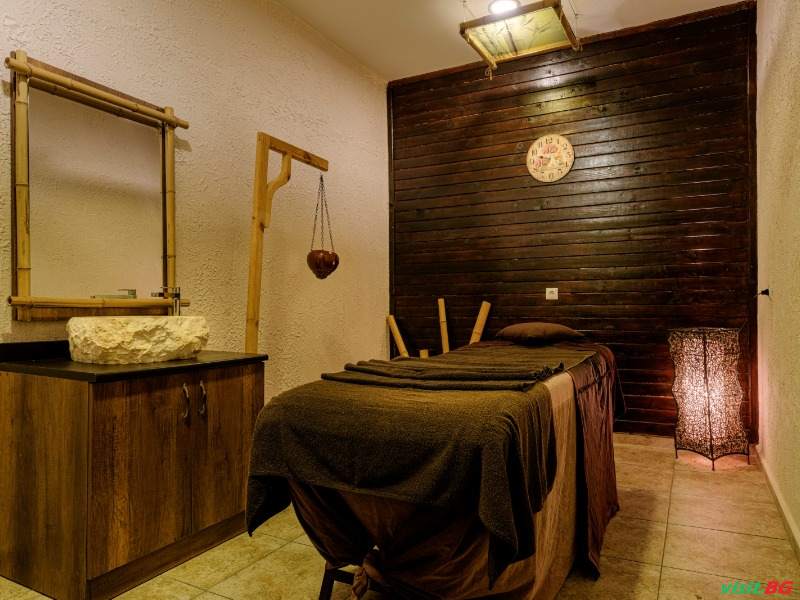 Алуа Хелиос Бей, Обзор 31