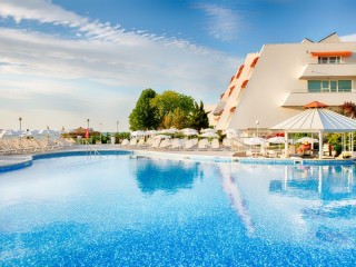 АлуаСън Хелиос Бийч